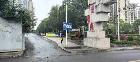 上马望蜀苑停车场