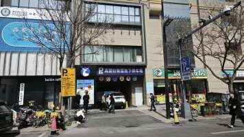 真爱粉巷里大厦停车场