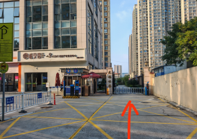 龙福佳园地下停车场