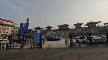 青龙寺遗址北门停车场