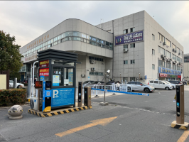 新盛街道邻里服务中心停车场