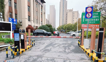 镇江蒋乔社区停车场