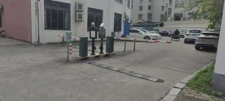 泰和路停车场