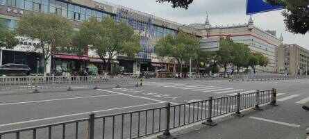 丽豪酒店停车场