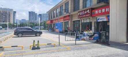 凯里江南里B区停车场