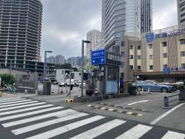 柏联时代广场停车场