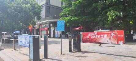 潘墩新城四区外围停车场