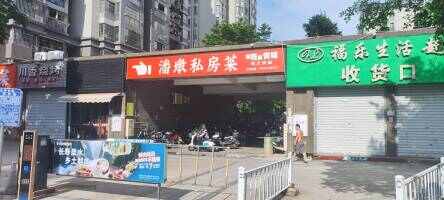 潘墩新城五区外围停车场