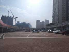 金闽小区2区2期外围停车场