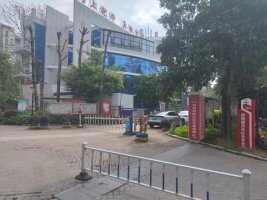 丽景天成外围停车场