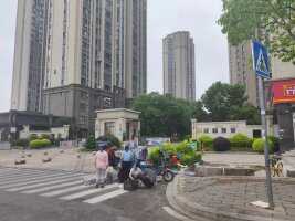 战峰雅苑社会停车场