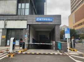 福州中环广场停车场