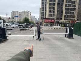 春江天越外围停车场