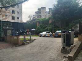 八角亭停车场