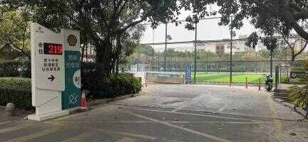 双十中学枋湖校区公共停车场